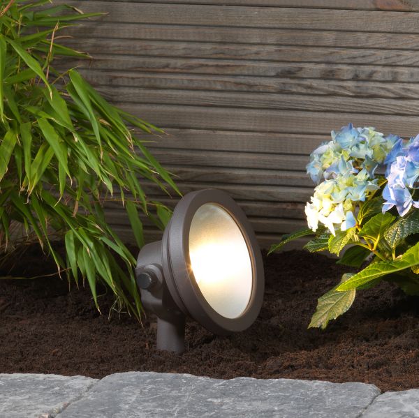 LED Garten Bodenscheinwerfer mit Erdspieß 18V 400lm warmweiß